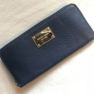NWT Michael Kors wallet